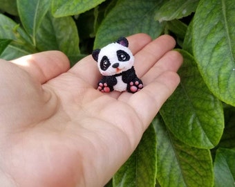 Superleuke pandaminiatuur, pandaminisculptuur, verjaardagscadeau, schattig klein cadeautje, mini-cadeautje, gepersonaliseerd cadeau, op maat gemaakte panda