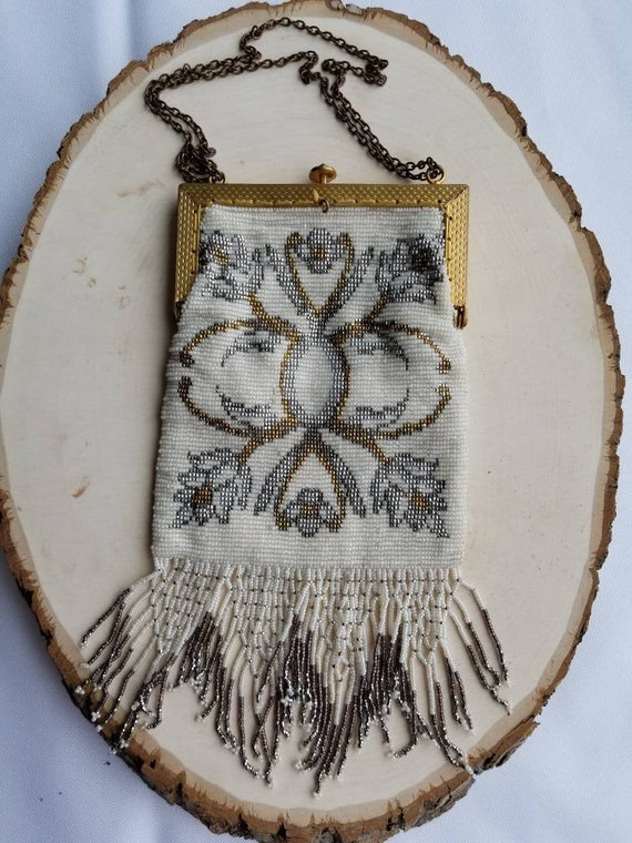 1900s Beautiful Victorion Beaded Handbag