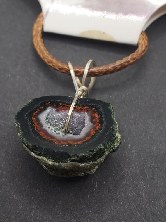 Geode rock necklace online
