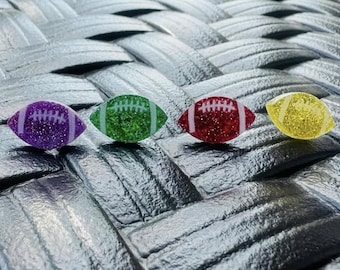 フットボール グリッター スタッド イヤリング、スポーツ イヤリング、フットボール イヤリング、フットボール ママ、フットボール ギフト、フットボール シーズン、フットボール チーム