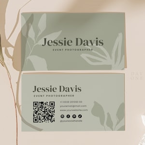 Plantilla de tarjeta de visita imprimible Canva, plantilla de tarjeta de visita verde salvia editable Código QR, descarga instantánea tarjeta de llamada DIY Flores modernas