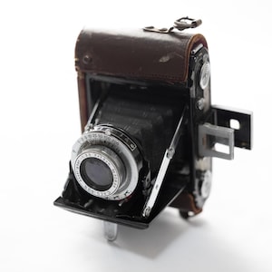 Rare 1940s Semi Leotax Folding Camera w/ Original Case  &quot;Made in Occupied Japan&quot;