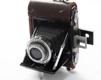 Waltax Okako Tokyo Kolex Vertical Foldable Camera With Case 1950s