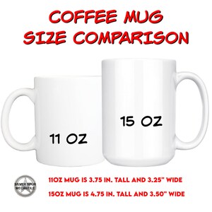 Pu&ograve; includere: Due tazze da caff&egrave; bianche una accanto all'altra, una da 11 once e l'altra da 15 once. La tazza da 11 once &egrave; alta 3,75 pollici e larga 3,25 pollici. La tazza da 15 once &egrave; alta 4,75 pollici e larga 3,50 pollici.