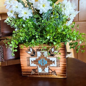 Rustikaler Western-Holz-Übertopf, Western-Wohnkultur, Western-Blumentopf für Wohnzimmer, Western-Geschenke für Frauen, Geschenk für Mutter vom Tochterkind