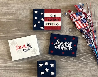Patriotic Tiered Tray Decor