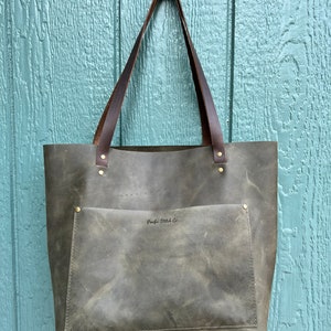 The Forest Leather Tote Bag in Olive