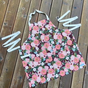 El delantal Bentley x Rifle Paper Co.