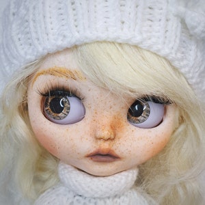 Custom made Blythe doll OOAK white skin, natural mohair hair Neo Blythe Winter outfit