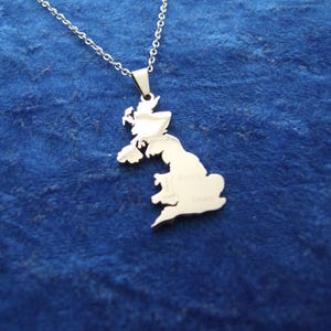 Collier avec pendentif à breloques Royaume-Uni