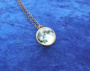 Moon 3D Pendant in Glass with Bronze Chain