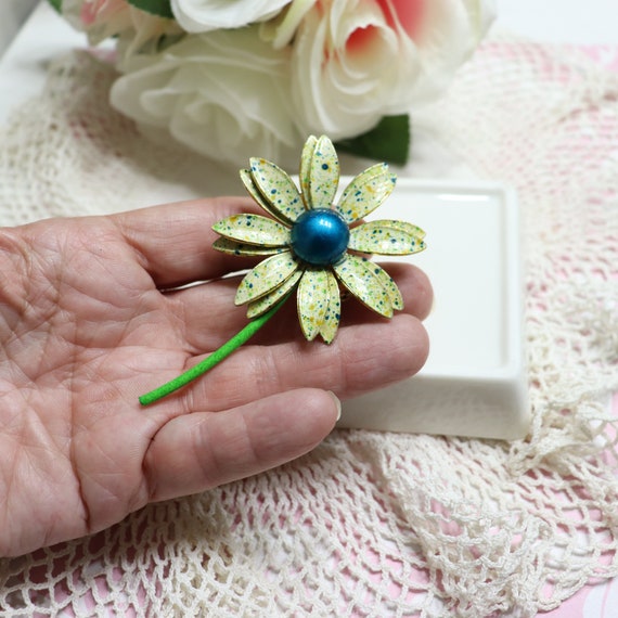 1960's Confetti Daisy Brooch - German Enamel Dais… - image 4