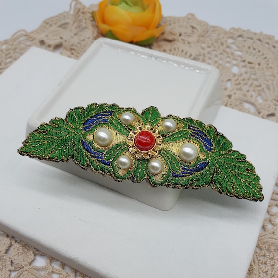 1950's Handcrafted Green n Gold Brooch -  Embroid… - image 1