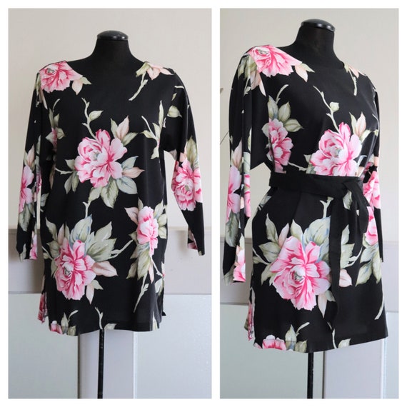 Stunning 1990's Rose Patterned Tunic Top. VTG Sutt