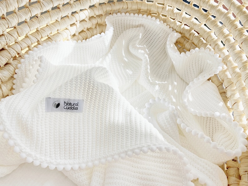Knit blanket Pom Pom baby gift, Embroidered custom name blanket, Organic cotton newborn swaddle zdjęcie 4