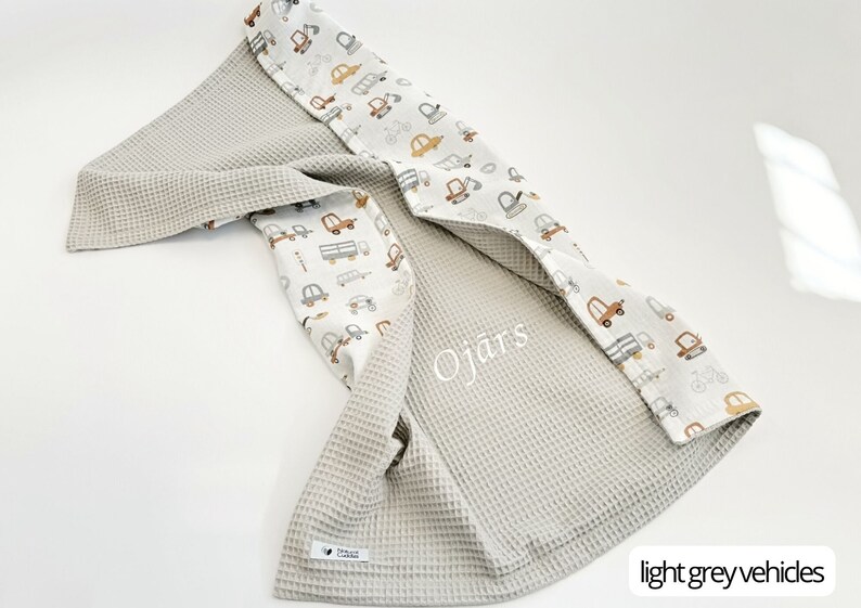 Babydecke mit Waffelmuster Personalisiertes Wickeltuch Bio Swaddle Decke Regenbogen Baby Musselin Decke Personalisierte Babydecke Blumendecke light grey vehicles