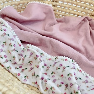 Flower Themed nursery Blanket, Soft Organic cotton blanket for summer, Unique Baby girl gift, First baby blanket, Rose floral blanket old pink roses