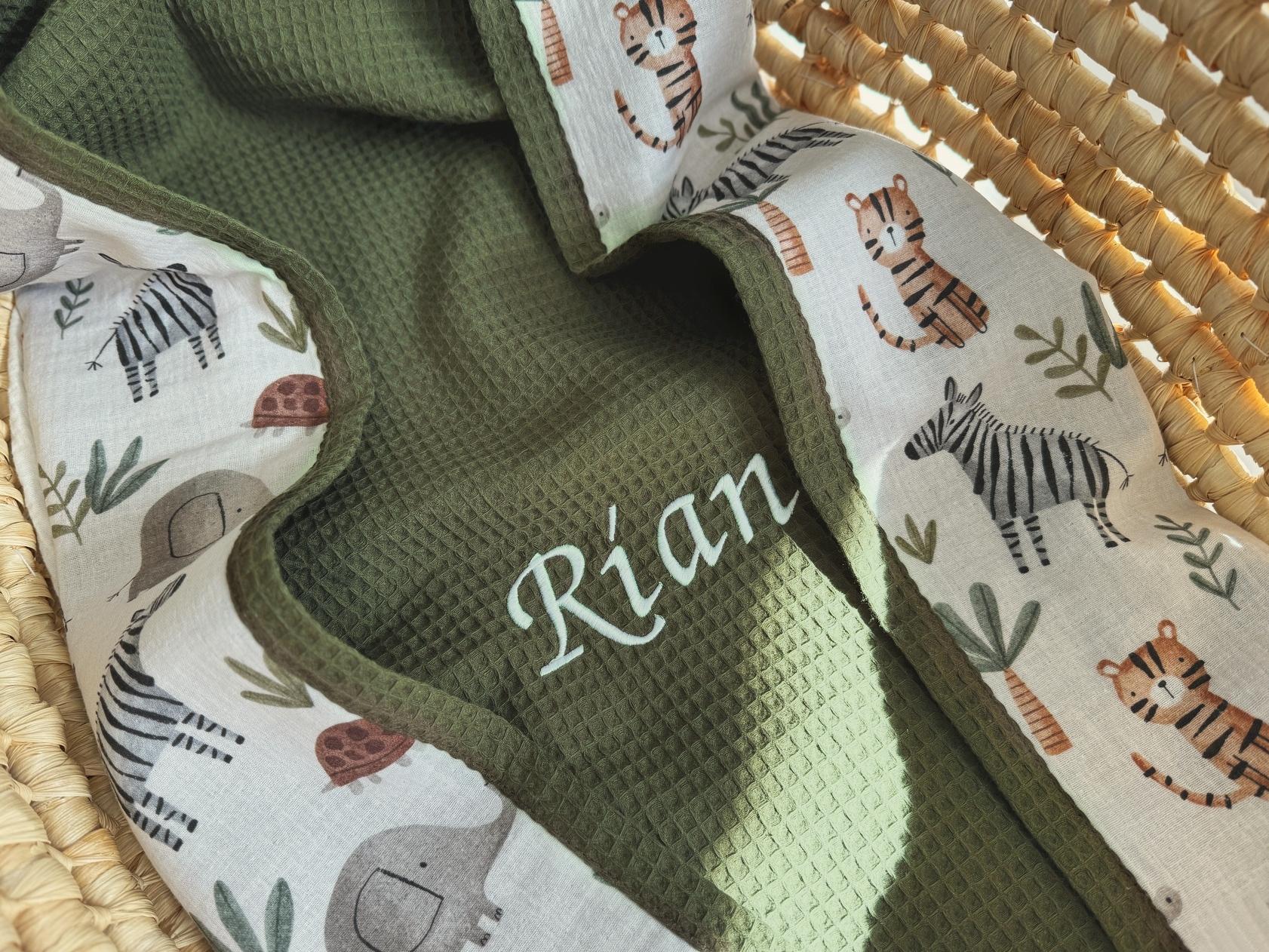 Organic Cotton Baby Blanket – Embroidered Name Blanket – Personalized Baby Gift – Soft & Warm Newborn Blanket – Safari Nursery