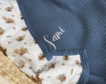 Gestickte Name Babydecke, personalisierte Babydecke, Musselin-Decke aus Bio-Baumwolle, leichte Waldsommerdecke