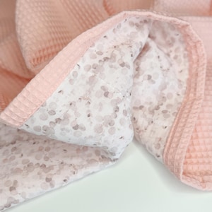 Babydecke mit Waffelmuster Personalisiertes Wickeltuch Bio Swaddle Decke Regenbogen Baby Musselin Decke Personalisierte Babydecke Blumendecke #5 blush petals