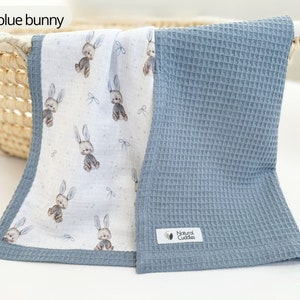 Babydecke aus 100% Baumwolle, Sommer-Decke, Baby-Sommerdecke, personalisierte Babydecke, Baby-Mädchen-Duschegeschenk, Bio-Baumwolldecke soft blue bunny