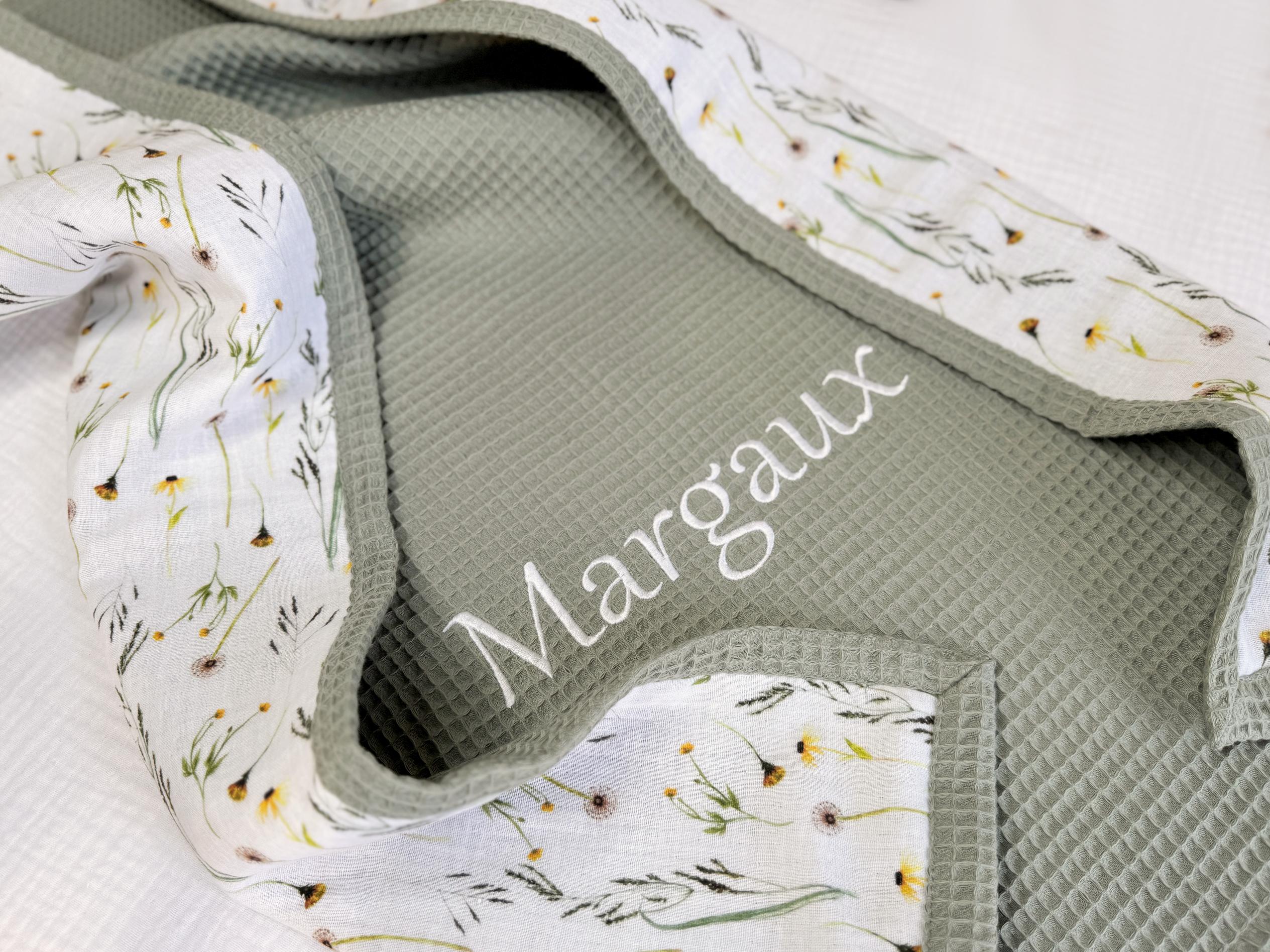 Organic Cotton Baby Blanket – Embroidered Name Blanket – Personalized Baby Gift – Soft & Warm Newborn Blanket – Safari Nursery