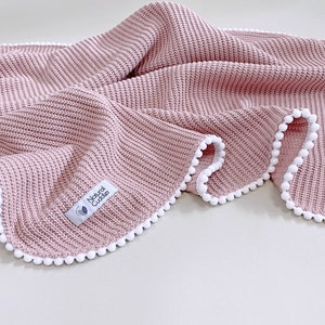 Knit blanket Pom Pom baby gift, Embroidered custom name blanket, Organic cotton newborn swaddle zdjęcie 3