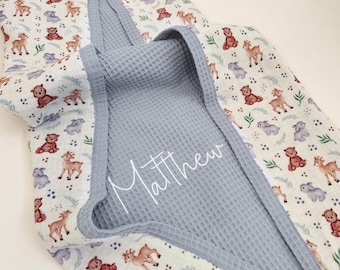 Personalisierte Baby-Decke aus Bio-Baumwolle - individuelle Waffel-Decke mit Namen, leichtes Neugeborenen Swaddle, einzigartiges Geschenk zur Babyparty