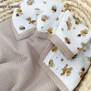 Manta de gofre para bebé personalizada de primavera, manta beige con nombre para recién nacido, envoltorio de muselina orgánica o manta de cuna imagen 5