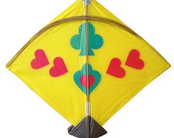 Beautiful crafted paper kites Pack of 30 paper kite size 25 * 21.5 inch , For kite flying