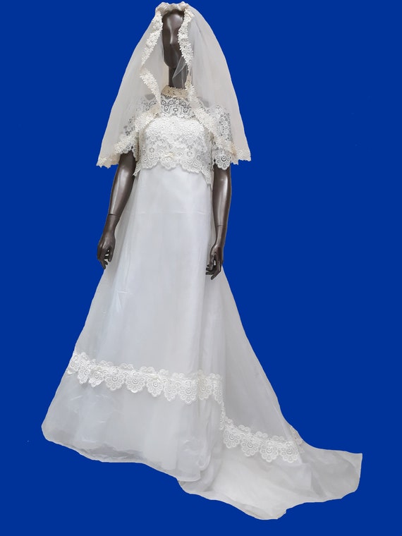 Fiber Street VINTAGE! Rare 1970's Wedding Dress V… - image 3