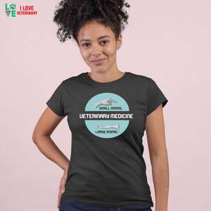 Tierarzt - Tiermedizin - kleine & große Tier Frau, Unisex T-shirt, V-Ausschnitt, Tierarzt Geschenk, Tierarzt Student Geschenk, Vet Tech Geschenk