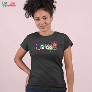 Veterinair - LOVE Veterinary Medicine Woman&#39;s, Unisex T-shirt, V-hals, Dierenarts cadeau, Vet student gift, Vet tech Gift, DVM, Gift For Vet