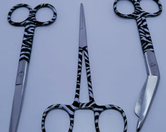 Paquet coloré gravé d’instruments vétérinaires personnalisés | Hémostat, ciseaux à bandage et ciseaux universels | Cadeau pour Vet Tech, Vet
