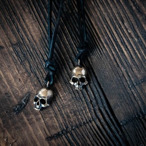 Human skull pendant realistic for men Necklace resin human skull Goth Victorian Jewellery gift