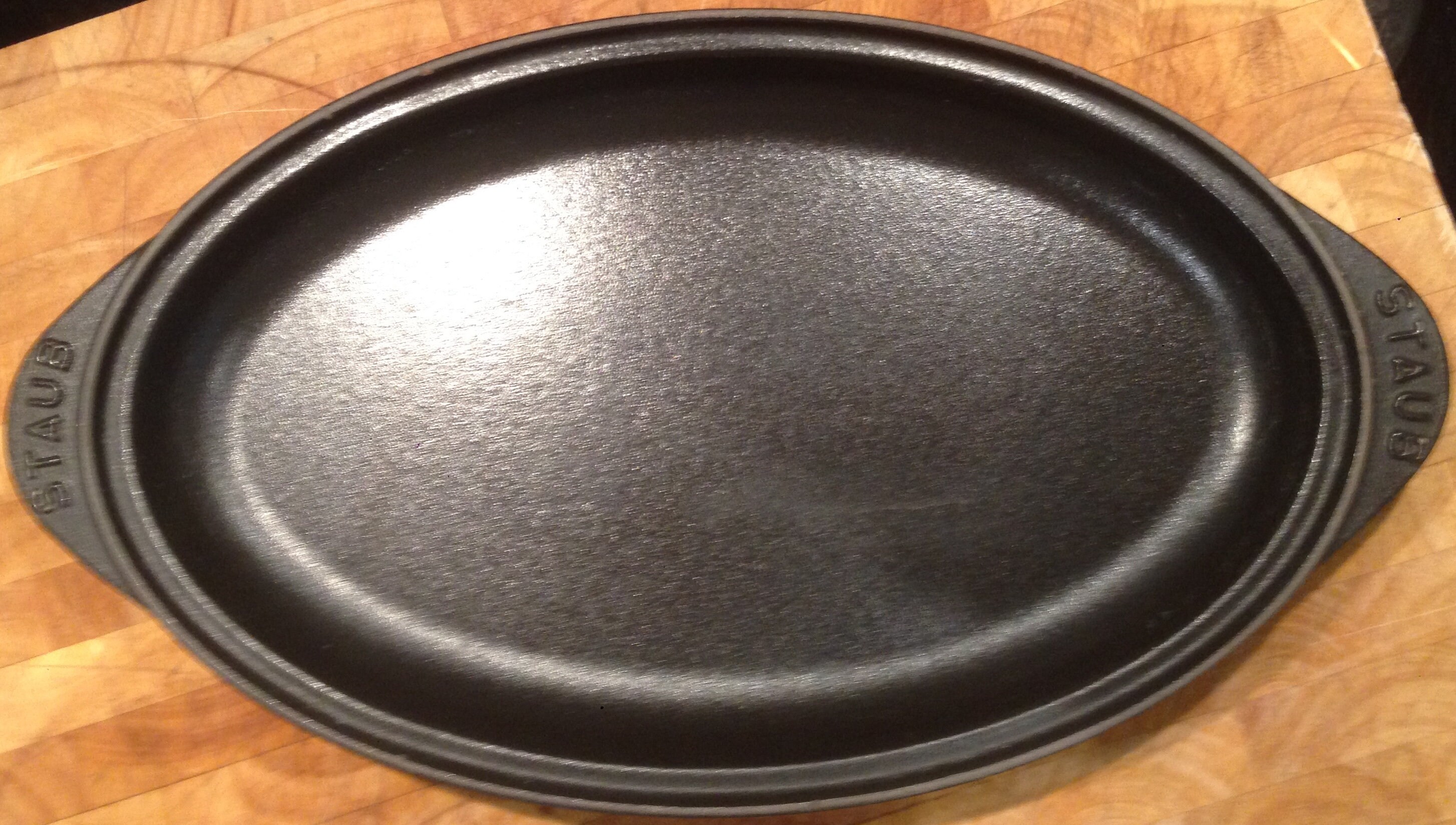 staub Fonte et Émail 14, 5 X 8 Fish Pan Matte Black