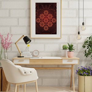 K&ouml;nnte beinhalten: Ein gerahmter Druck mit einem geometrischen Design in Orange und Rot auf einem dunkelroten Hintergrund. Der Druck h&auml;ngt an einer wei&szlig;en Backsteinwand &uuml;ber einem Holztisch mit einer wei&szlig;en Tischplatte. Ein wei&szlig;er Stuhl mit einem hellbraunen Holzrahmen steht vor dem Tisch. Auf dem Tisch stehen Pflanzen und eine Lampe.