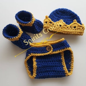 Royal set for the new baby King! 3 pieces, crown, diaper cover and booties.  Made to order!