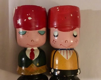Cute 1960’s Wooden Egg Holders 5”