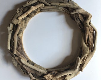 14 inch driftwood wreath with sturdy back and hanger