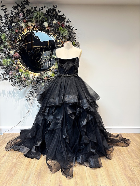 black velvet wedding dress The Ari Gown stylecode:D1808 Elegant High Low V-Neck Color:LapisBlue (Blue) This gown is designed