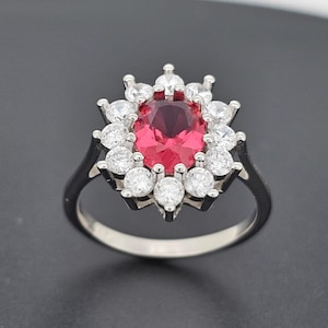 Bague en argent sterling avec zircone cubique pour femme, 13 x 12 mm, bague ovale halo de robe en grappes de zircons rouges rubis et rubis