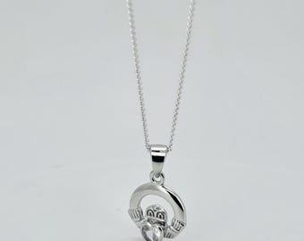 925 Sterling Silver White Zircon Claddagh Pendant