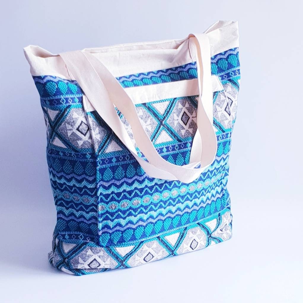 casual handbag for everyday use