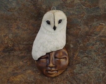 Pendentif hibou en porcelaine primitive, perles de porcelaine faites main par Lana Manna