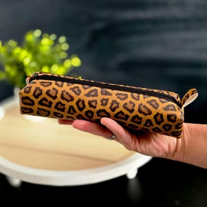 ペンケース フェイクレザー |ペンケース |編み針バッグ |かぎ針編みバッグ |手縫い |ギフトのアイデア