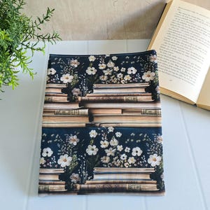 Flowers and books | Book cover | Book bag | Booksleeve | Book cover | Book bag | Cover for journal planner