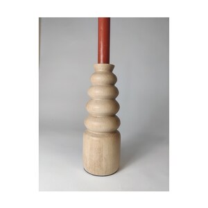 NR 08. kandelaar van esdoorn hout