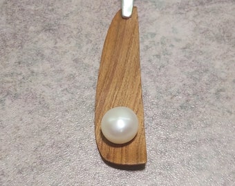 Plum Wood, Freshwater Cultured Pearl 10.8mm and Sterling Silver Pendant 116