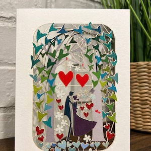 Tarjeta cortada a láser con motivo de amor, aniversario y boda en pareja
